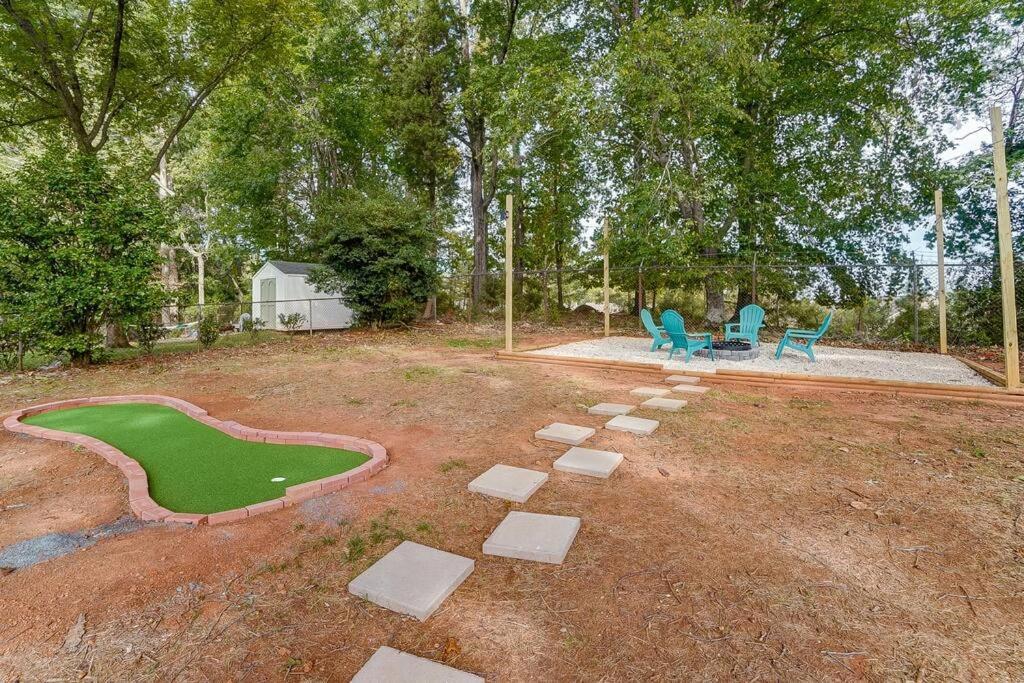 The Charlotte Chateau With Hot-Tub, Mini-Golf, 3Bd2Ba Villa Exterior photo